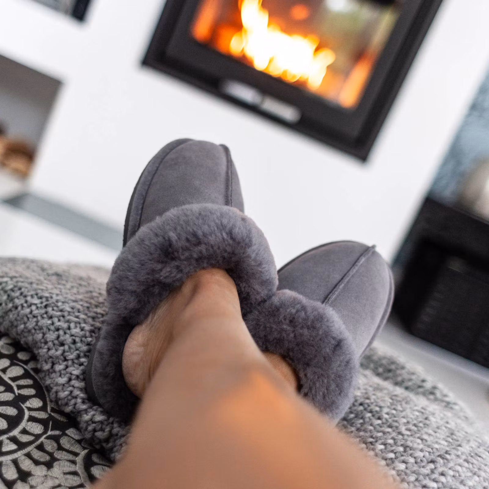 Nancy lammasnahkasandaalit, Axelda - vaaleanharmaa