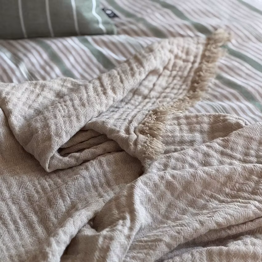 CLARA Päiväpeite 150x260cm – LinneN/Valkoinen