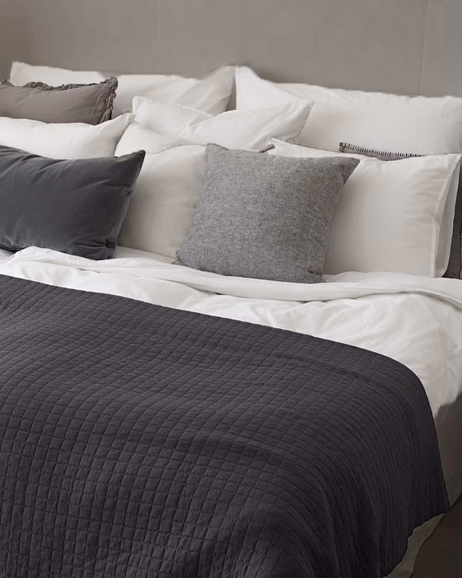 Tikattu päiväpeitto 150x250cm, Grey