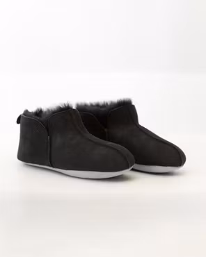 FJÄLLNÄS Ankle High Sheepskin – Black (EU36-EU46)