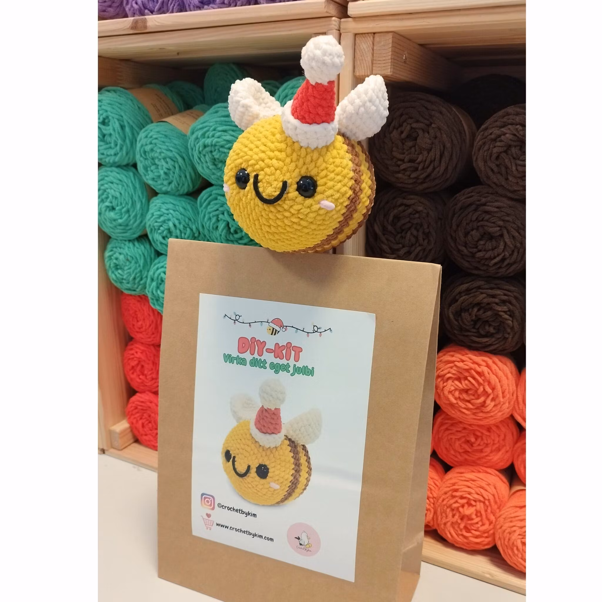 Kopia DIY kit • Virka ditt eget Jelly Bi med tomteluva 🎄🐝 • Limited Edition