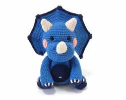 VIRKMÖNSTER Triceratops Spikey • Dinosaurie • amigurumi virkbeskrivning • crochetbykim • PDF