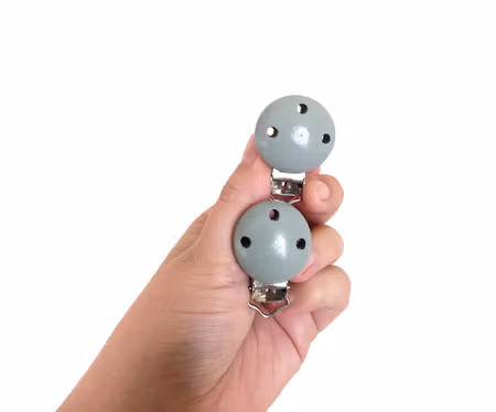 Clips till Barnvagnsmobil • Napphållare • Träclips • Hänge