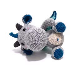 DIY kit Grå drake • Dragon Magi • Virkset gosedjur • Do it yourself kit • Crochetbykim