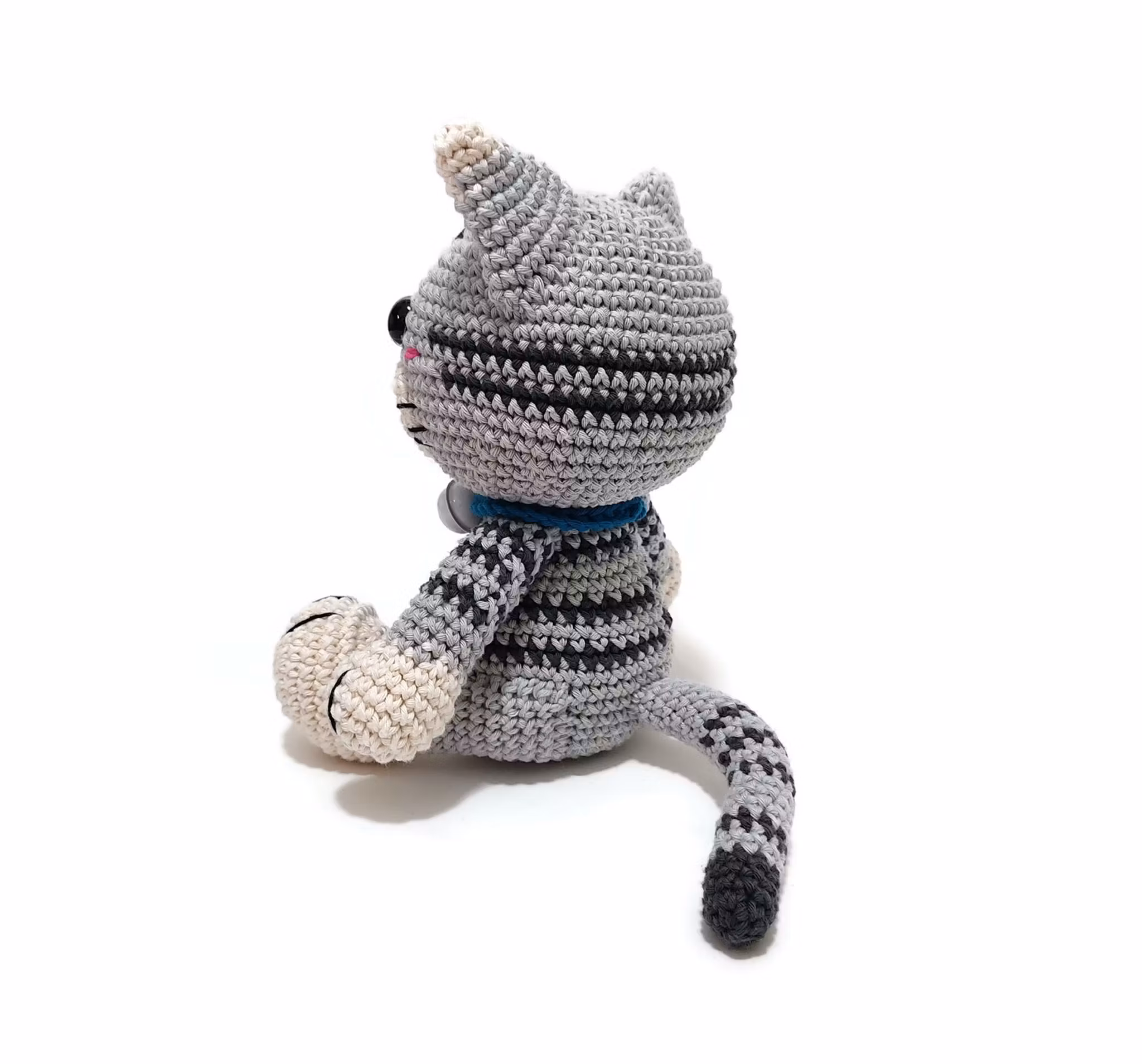 DIY kit Grå katt • PICATSO • Virkset gosedjur • Do it yourself kit • Crochetbykim