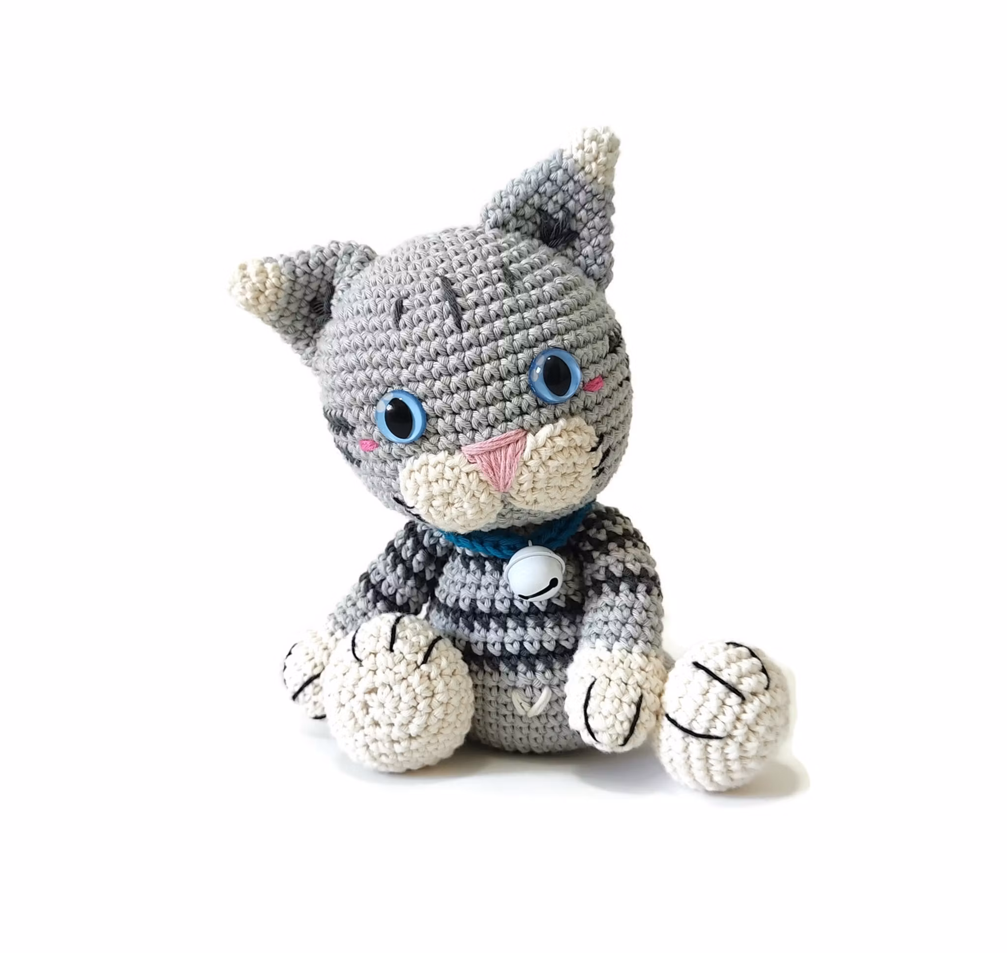 DIY kit Grå katt • PICATSO • Virkset gosedjur • Do it yourself kit • Crochetbykim