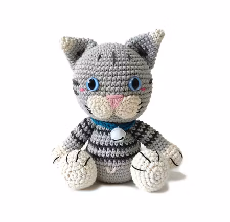 DIY kit Grå katt • PICATSO • Virkset gosedjur • Do it yourself kit • Crochetbykim