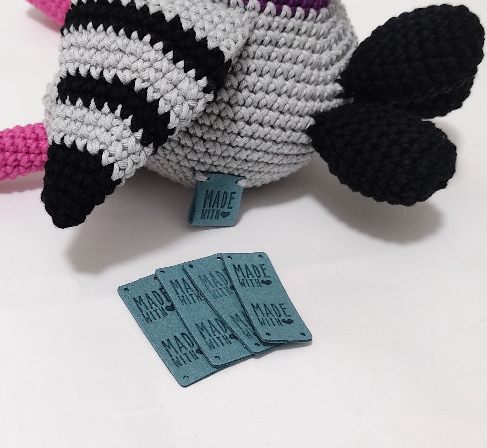 Made with love Märken • Amigurumi • virkade gosedjur • Tags • Labels