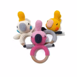 VIRKMÖNSTER Bitring Tropiska fåglar • Baby skallra • amigurumi virkbeskrivning • crochetbykim • PDF