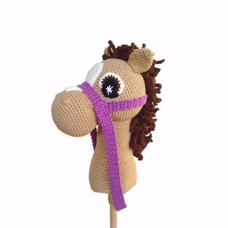 DIY kit Beige käpphäst • Hazel hobby horse • Virkset gosedjur • DIY-kit • Crochetbykim