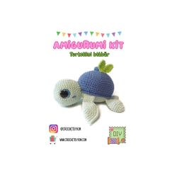 Amigurumi kit Sköldpadda Turtellini Blåbär • Virkset gosedjur • DIY-kit • Crochetbykim