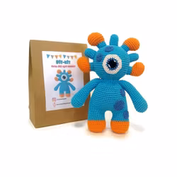 Amigurumi kit Monster BLINKY • Turkos monster • Virkset gosedjur • DIY-kit • Crochetbykim