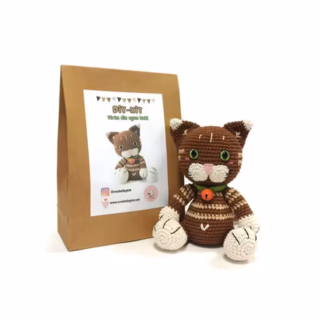 DIY kit Brun katt • Katt • Virkset gosedjur • Do it yourself kit • Crochetbykim