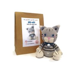 DIY kit Grå katt • PICATSO • Virkset gosedjur • Do it yourself kit • Crochetbykim