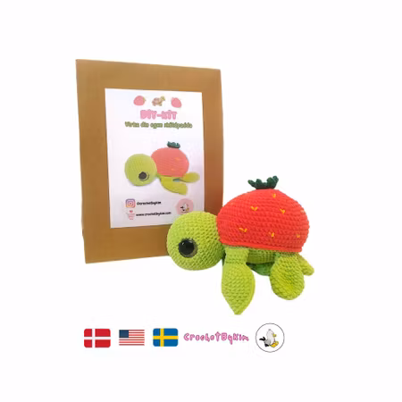 DIY kit Sköldpadda Turtellini Jordgubbe • Virkset gosedjur • DIY-kit • Crochetbykim