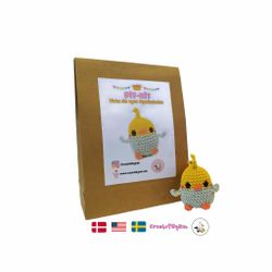 DIY Kit LULU Nymfkakadua• Virkset gosedjur • Skapa din egen fågel • Crochetbykim