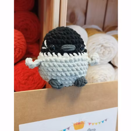 DIY Kit LULU Bebis Pingvin• Virkset gosedjur • Skapa din egen fågel • Crochetbykim