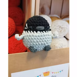 DIY Kit LULU Bebis Pingvin• Virkset gosedjur • Skapa din egen fågel • Crochetbykim