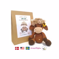 DIY kit Höglandsko EVELYN • Safari • Virkset gosedjur • Do it yourself kit • Crochetbykim