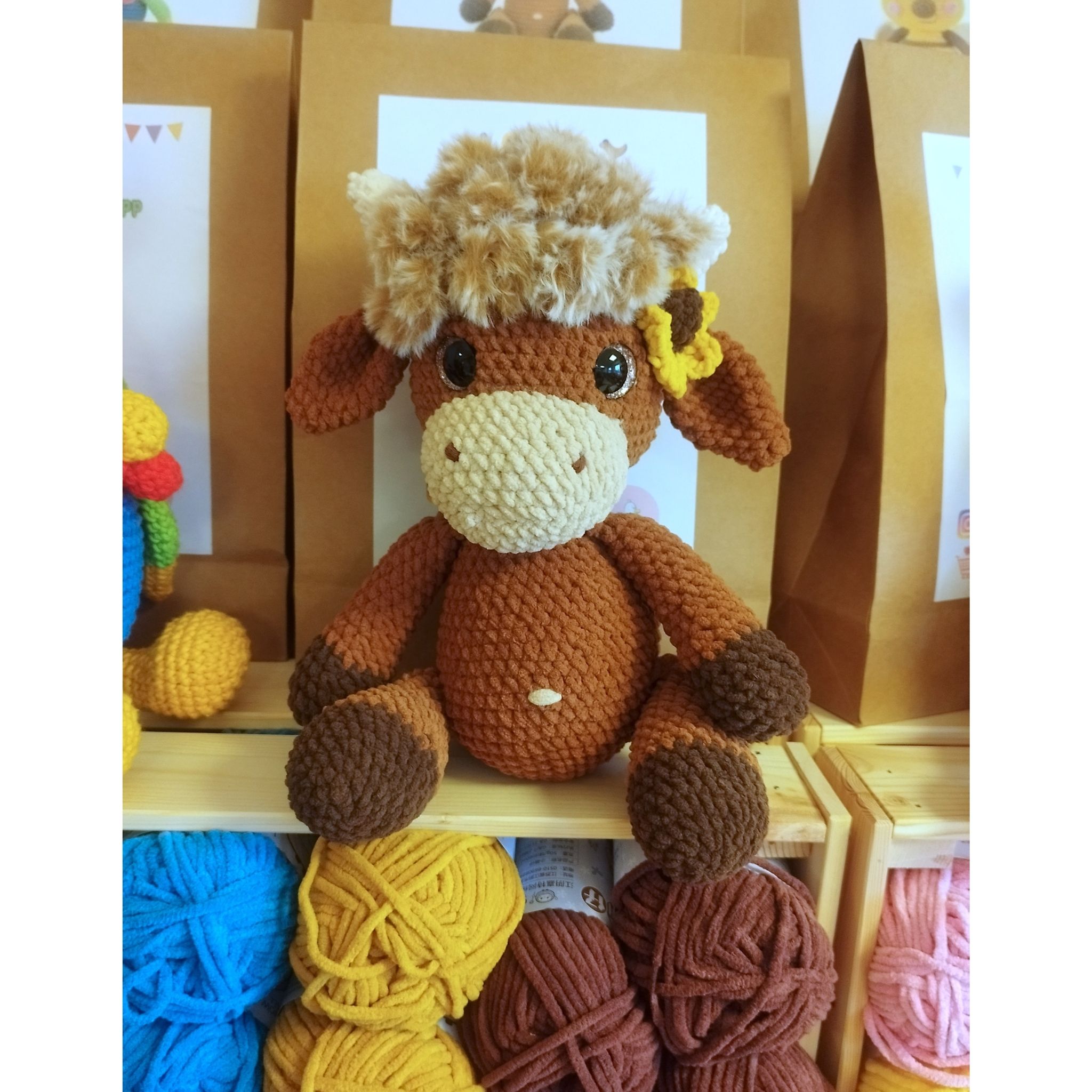 DIY kit Höglandsko EVELYN • Safari • Virkset gosedjur • Do it yourself kit • Crochetbykim