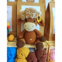 DIY kit Höglandsko EVELYN • Safari • Virkset gosedjur • Do it yourself kit • Crochetbykim