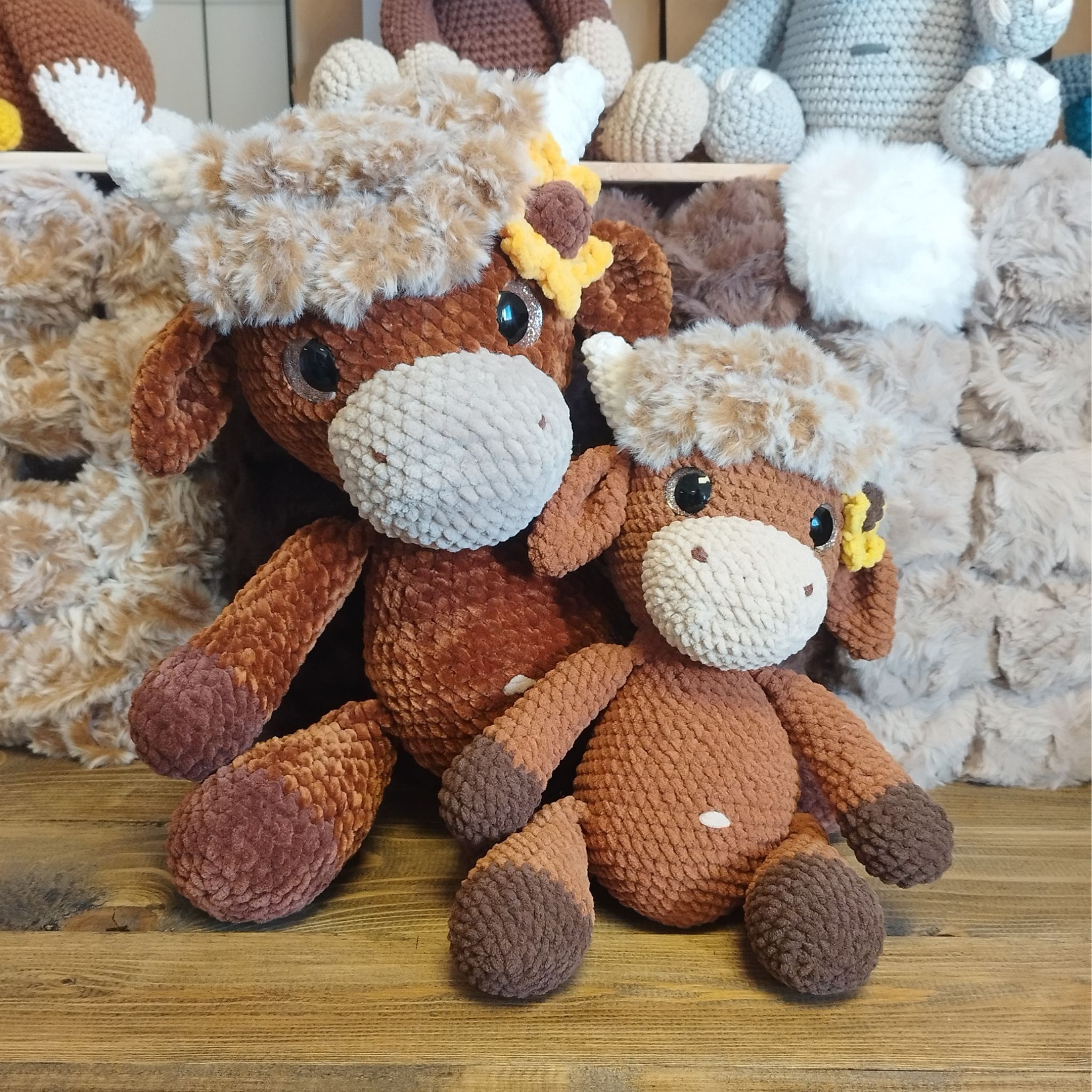 DIY kit Höglandsko EVELYN • Safari • Virkset gosedjur • Do it yourself kit • Crochetbykim