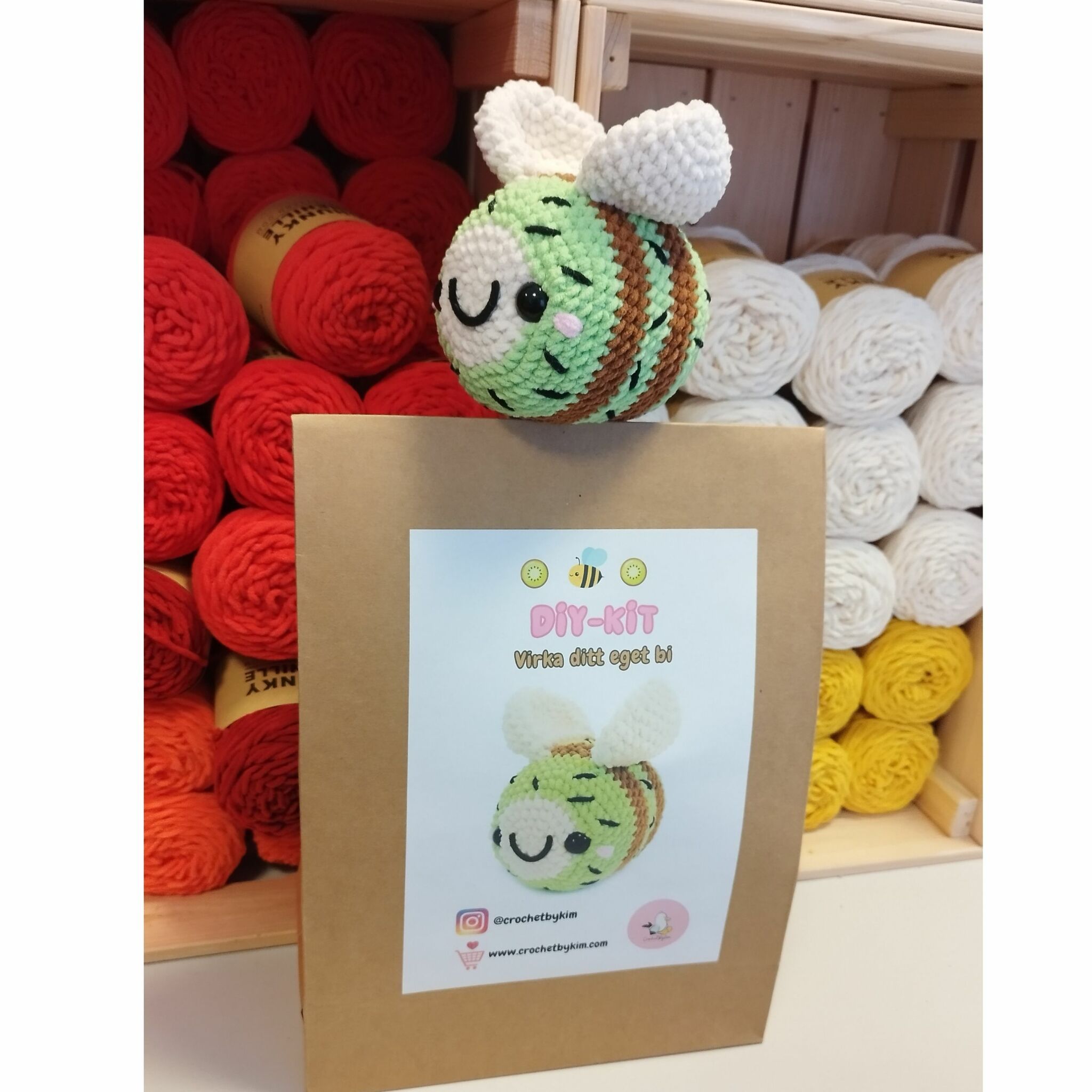 DIY Kit Jelly Bi Kiwi• Virkset gosedjur • Skapa ditt eget bi • Crochetbykim