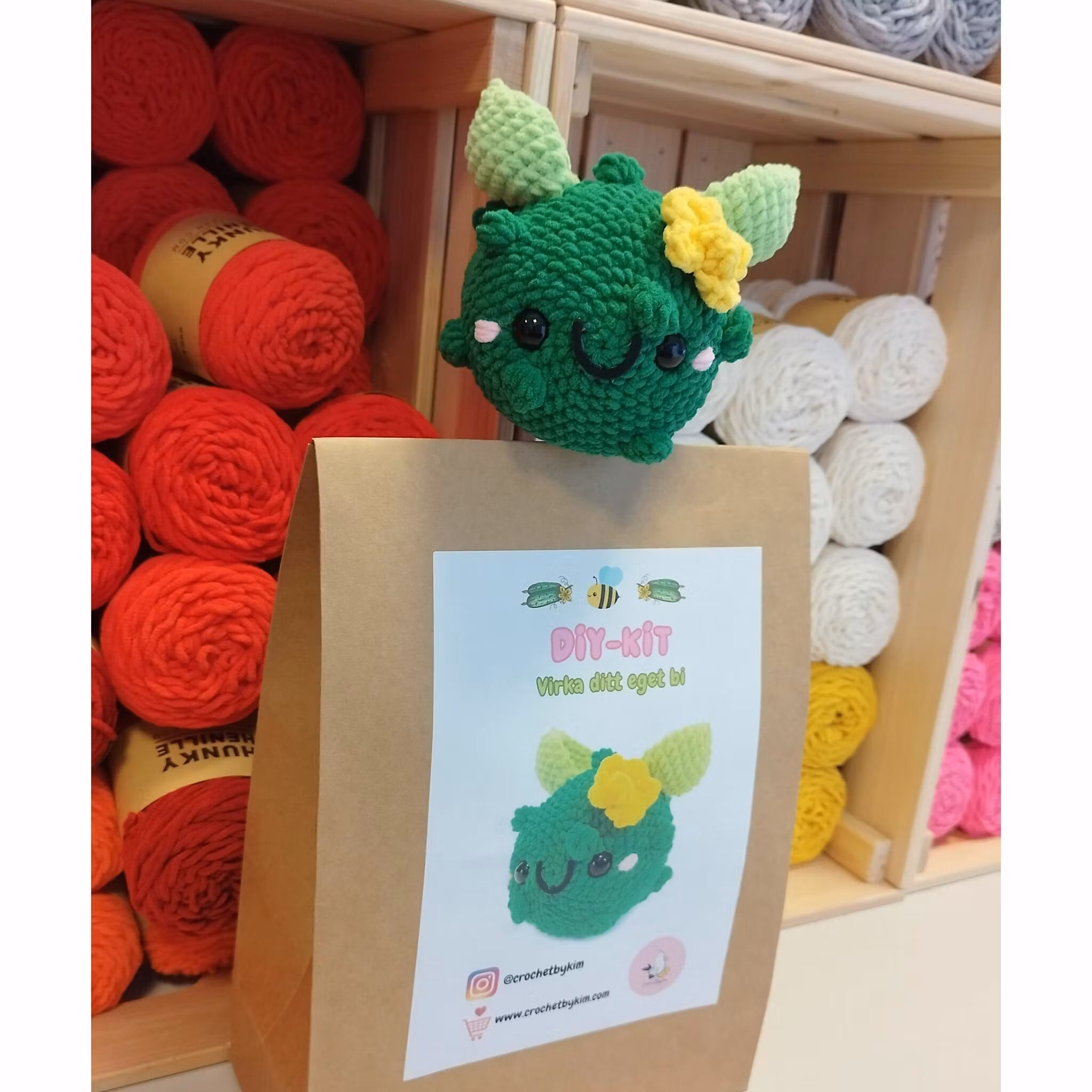 DIY Kit Jelly Bi Pickle• Virkset gosedjur • Skapa ditt eget bi • Crochetbykim