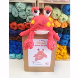 DIY Kit Röd Krabba MR Hammer • Virkset gosedjur • Skapa din egen krabba • Crochetbykim