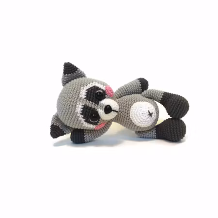DIY kit Smokey Tvättbjörn • Raccoon • Virkset gosedjur • Virka din egen tvättbjörn • Crochetbykim