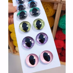 Kattögon 3D Glitterögon Oval pupill Reptilögon • 16 mm • 20 mm • 25 mm • 30 mm • Säkerhetsögon • Sink Eyes • Amigurumi ögon • Virka • Safety eyes • Nalleögon