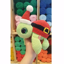 DIY KIT - Virka din egen Julsköldpadda: Jultomte Turtellini Christmas Edition