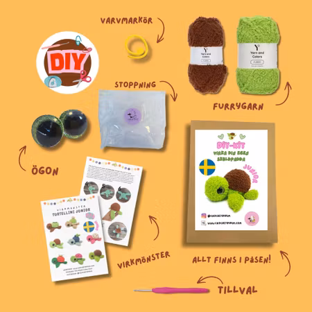 DIY kit Virka din egen Furry sköldpadda • Turtellini Junior • Virkset • Crochetbykim