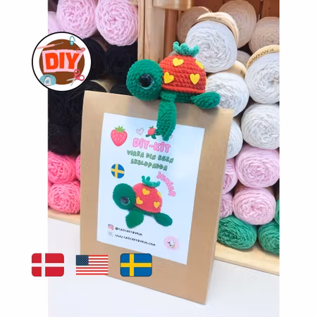 Turtellini Junior Jordgubbe – DIY-kit Virka din egen jordgubbssköldpadda! 🍓🐢