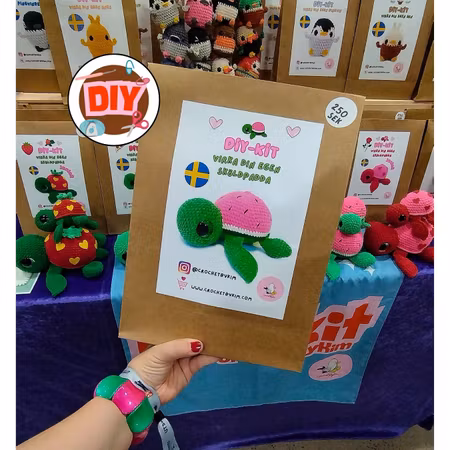 DIY kit Sköldpadda Turtellini Vattenmelon • Virkset gosedjur • DIY-kit • Crochetbykim