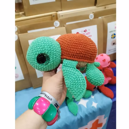 DIY kit Sköldpadda Turtellini • Virkset gosedjur • DIY-kit • Crochetbykim