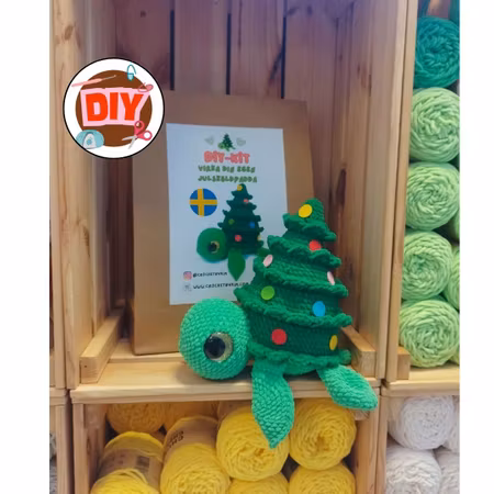 DIY KIT - Virka din egen Julgranssköldpadda (Chunky Chenille)