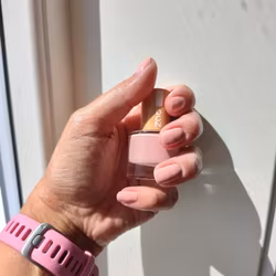 Zao Neglelakk 675 Frosted Pink