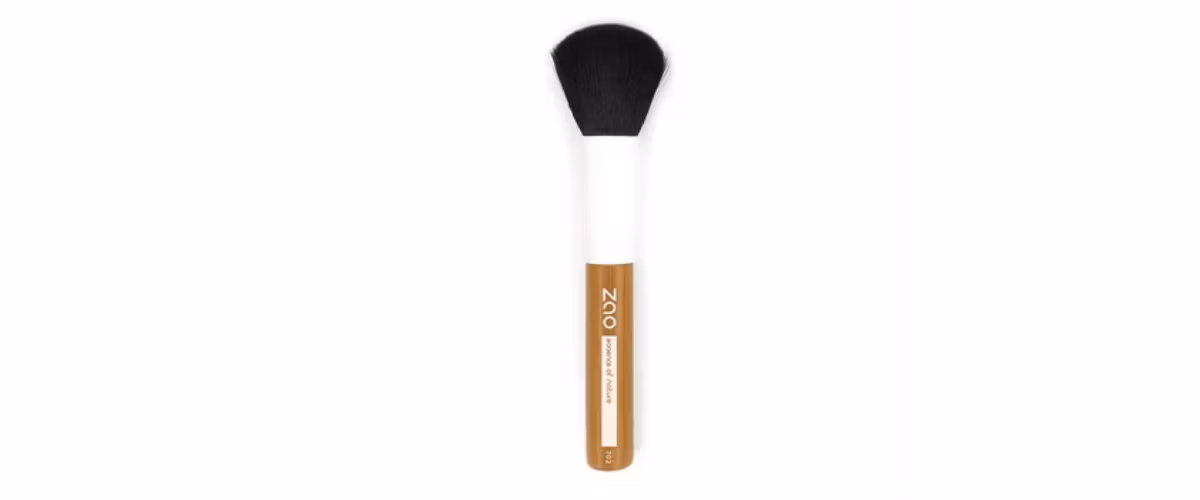 ZAO Powder Brush i bambus – vegansk makeupkost for jevn påføring av kompaktpudder og bronzer.
