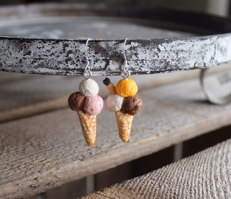 Ett Örhänge, kulglass med tre kulor