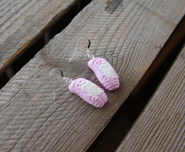 Earrings, Skumtomtar
