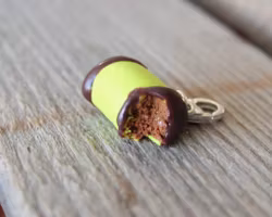 Necklace pendant, swedish dammsugare