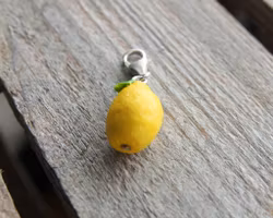 Halsbandshänge, citron