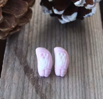 Stud Earrings, Skumtomtar