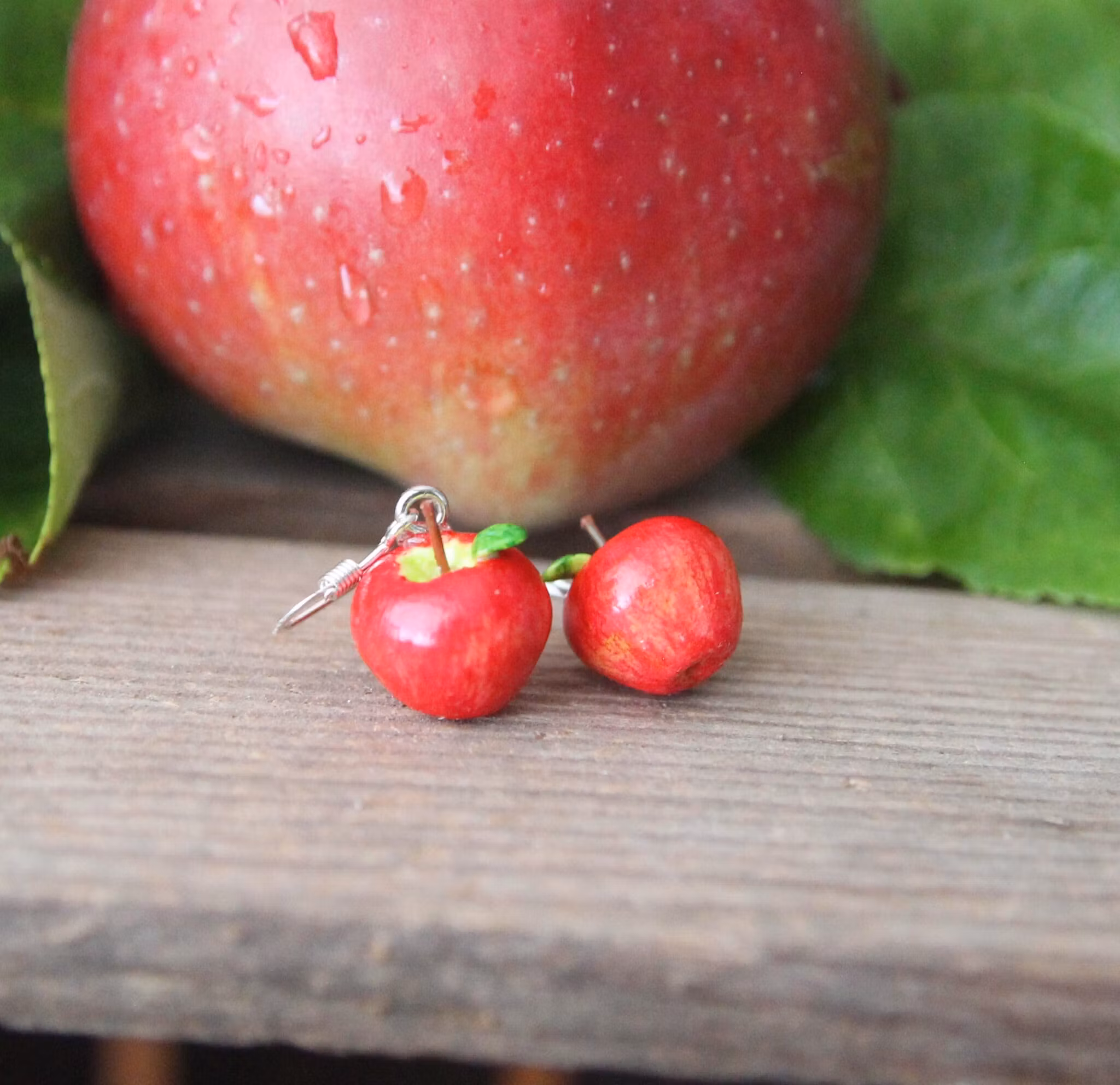 Örhängen, äpplen utan tugga 🍎