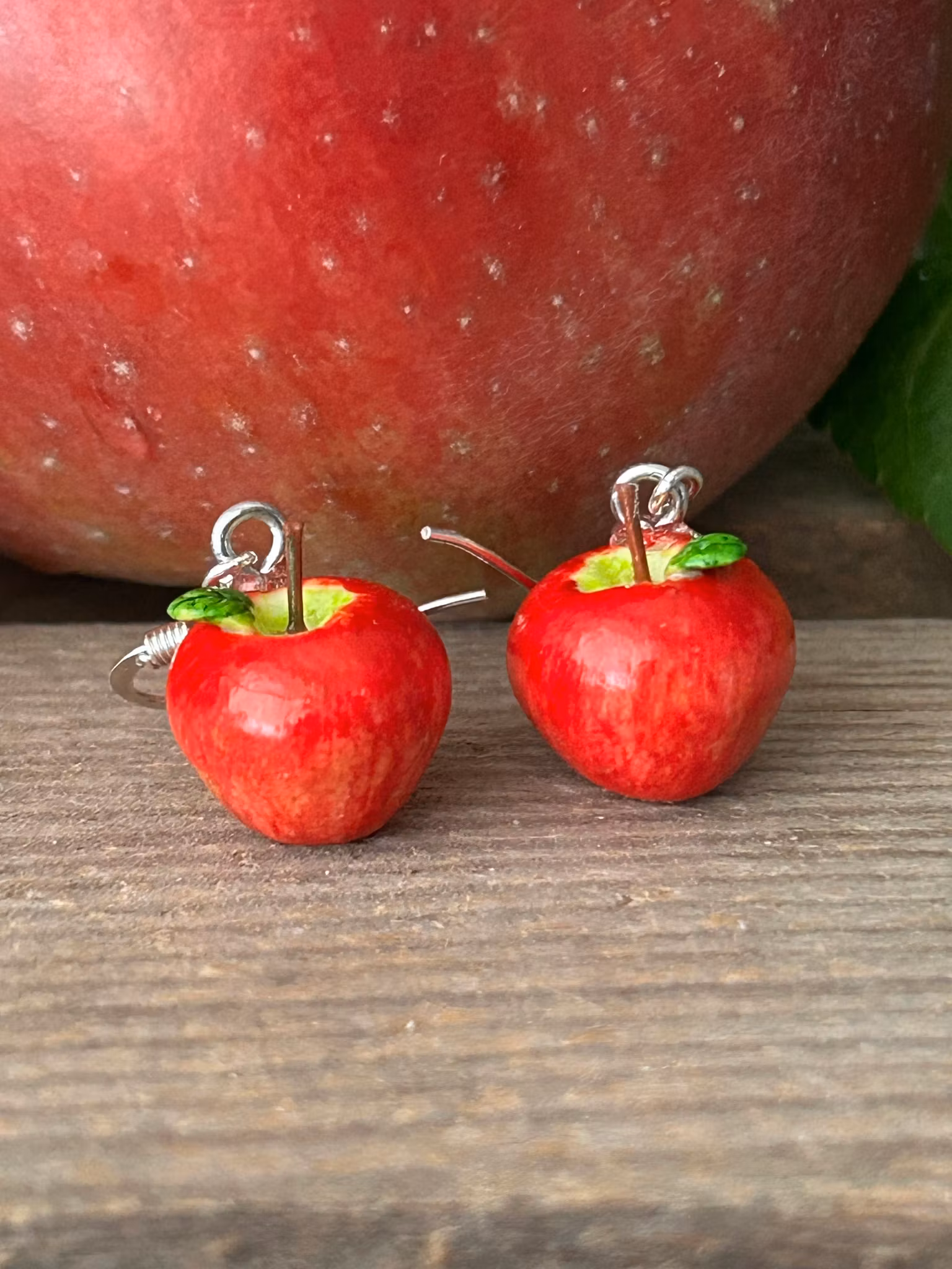 Örhängen, äpplen utan tugga 🍎
