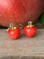 Örhängen, äpplen utan tugga 🍎