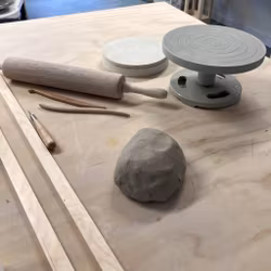 Keramikkurs dagtid, blandade tekniker med Emma Härdin, 7 tillfällen, start den 23/4