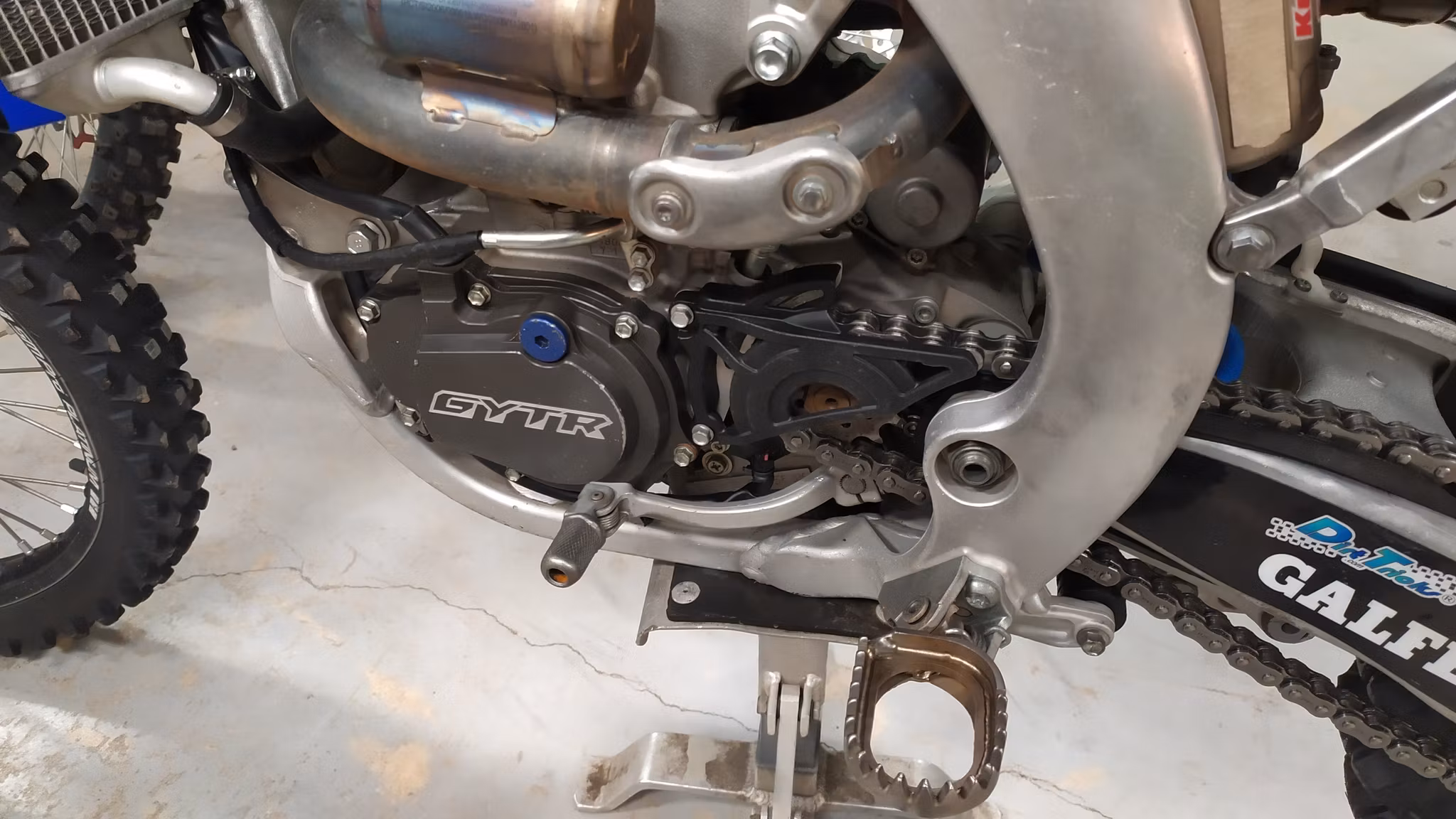 Yamaha YZF 250 GYTR kitt Akra  2020