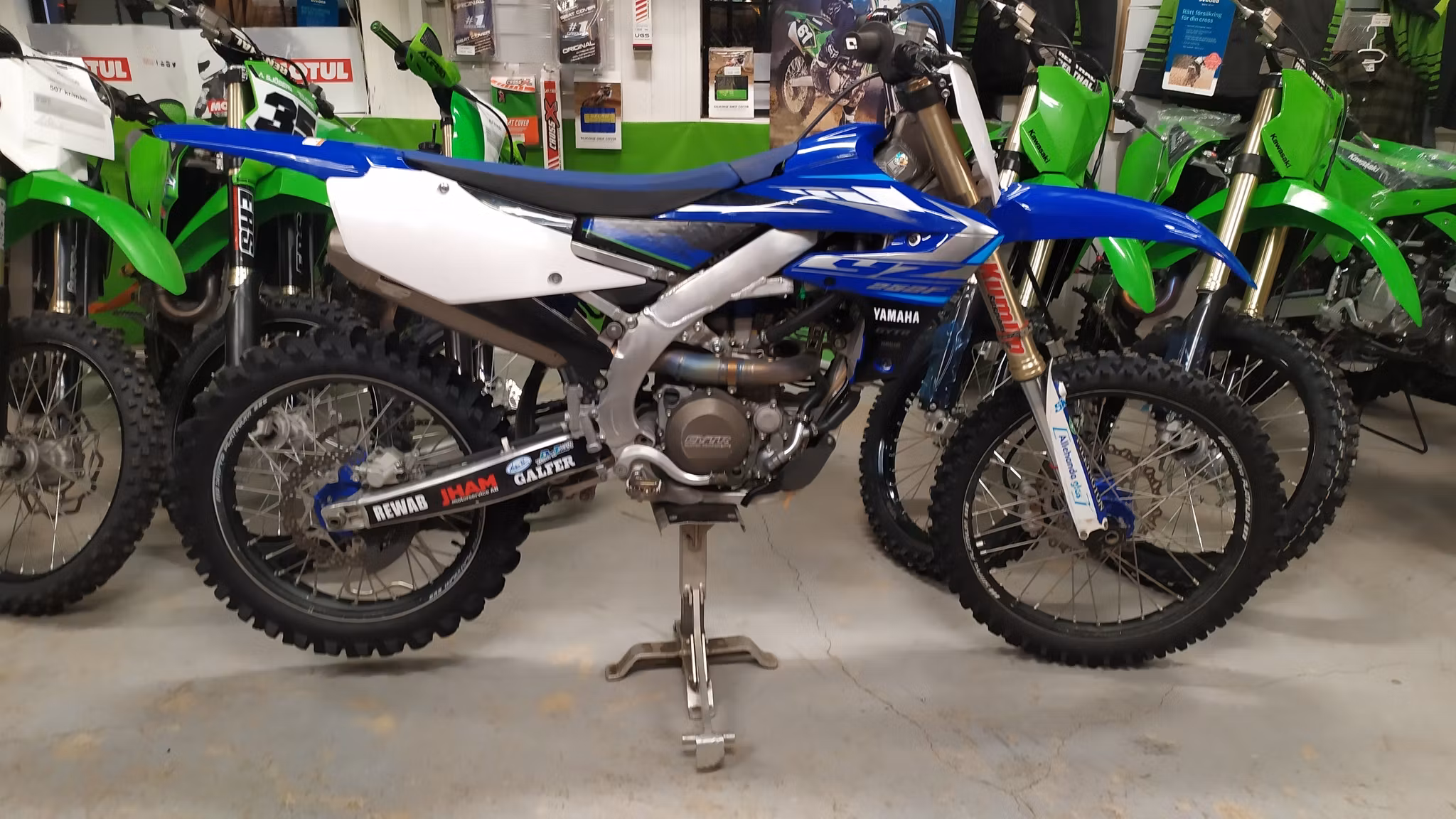 Yamaha YZF 250 GYTR kitt Akra  2020